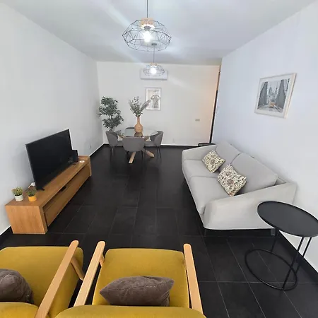 Apartment Deluxe By Bguest